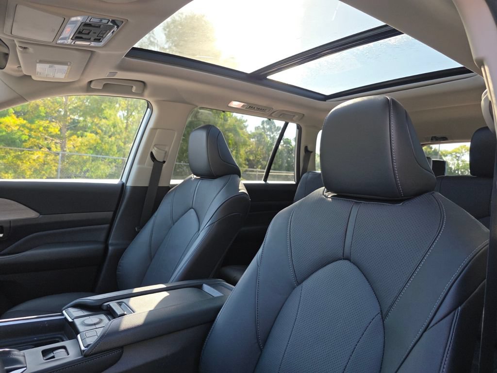 Used 2026 Toyota Grand Highlander AWD image 26