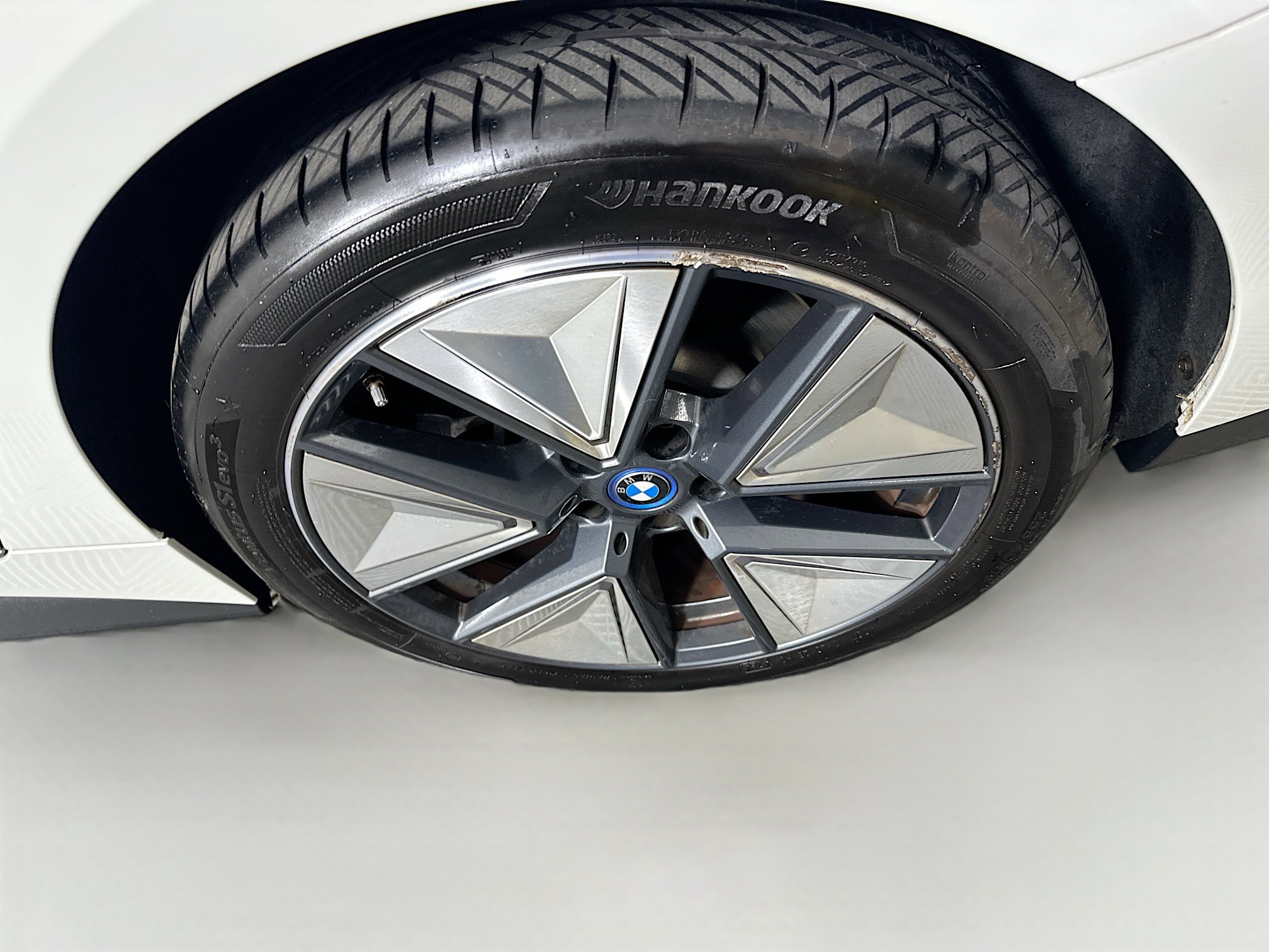 Used 2023 BMW i4 eDrive35 w/ Premium Package image 11