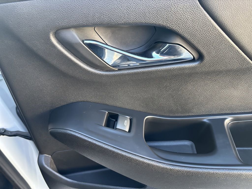 Used 2023 Chevrolet Traverse LT w/ Rear Camera Mirror Package image 31