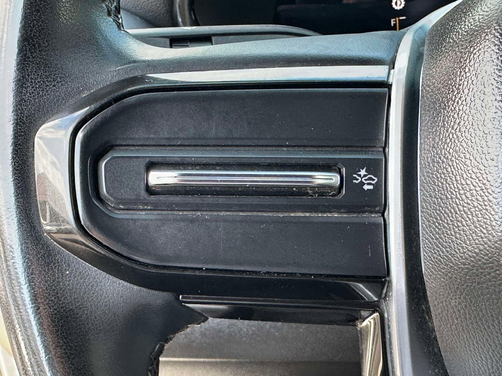 Used 2023 Chevrolet Colorado LT RWD image 19