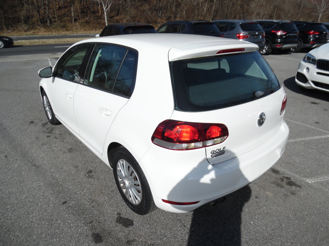 Used 2010 Volkswagen Golf 4-Door image 3