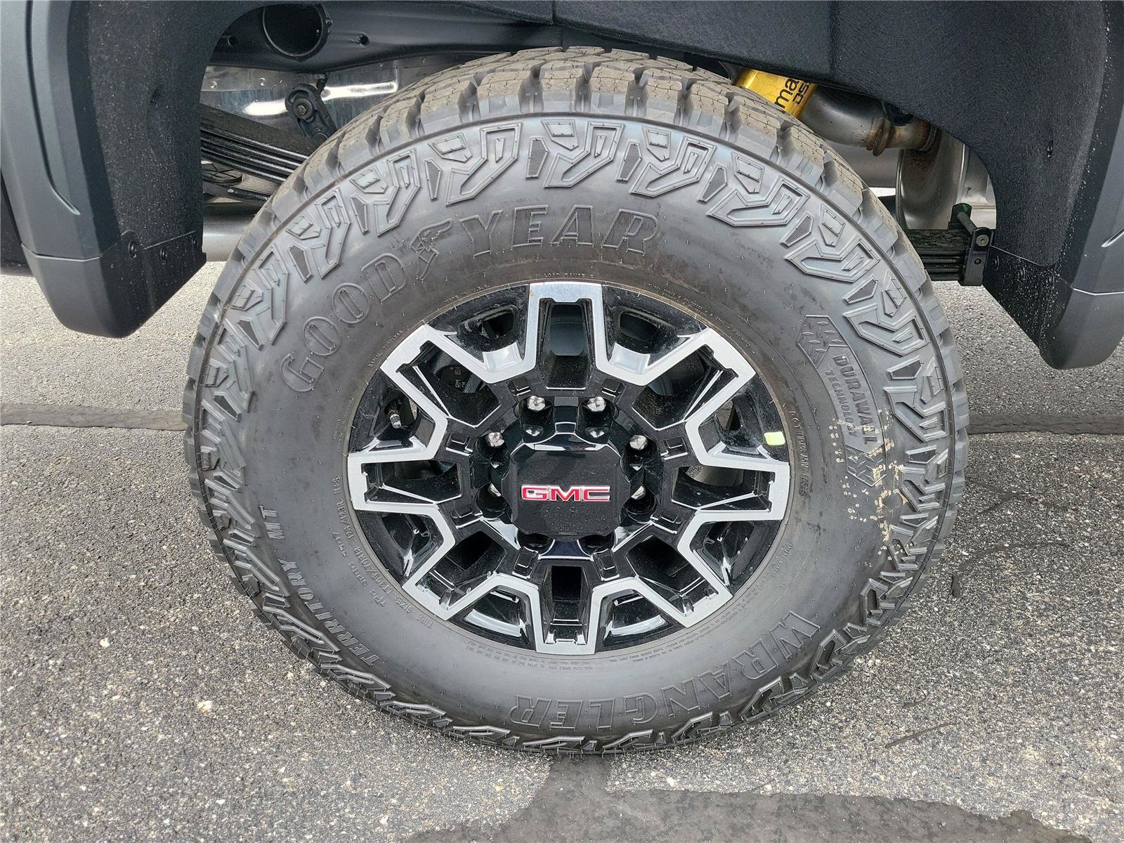 New 2026 GMC Sierra 2500 AT4X w/ LPO, Black Badging Package AWD/4WD image 5