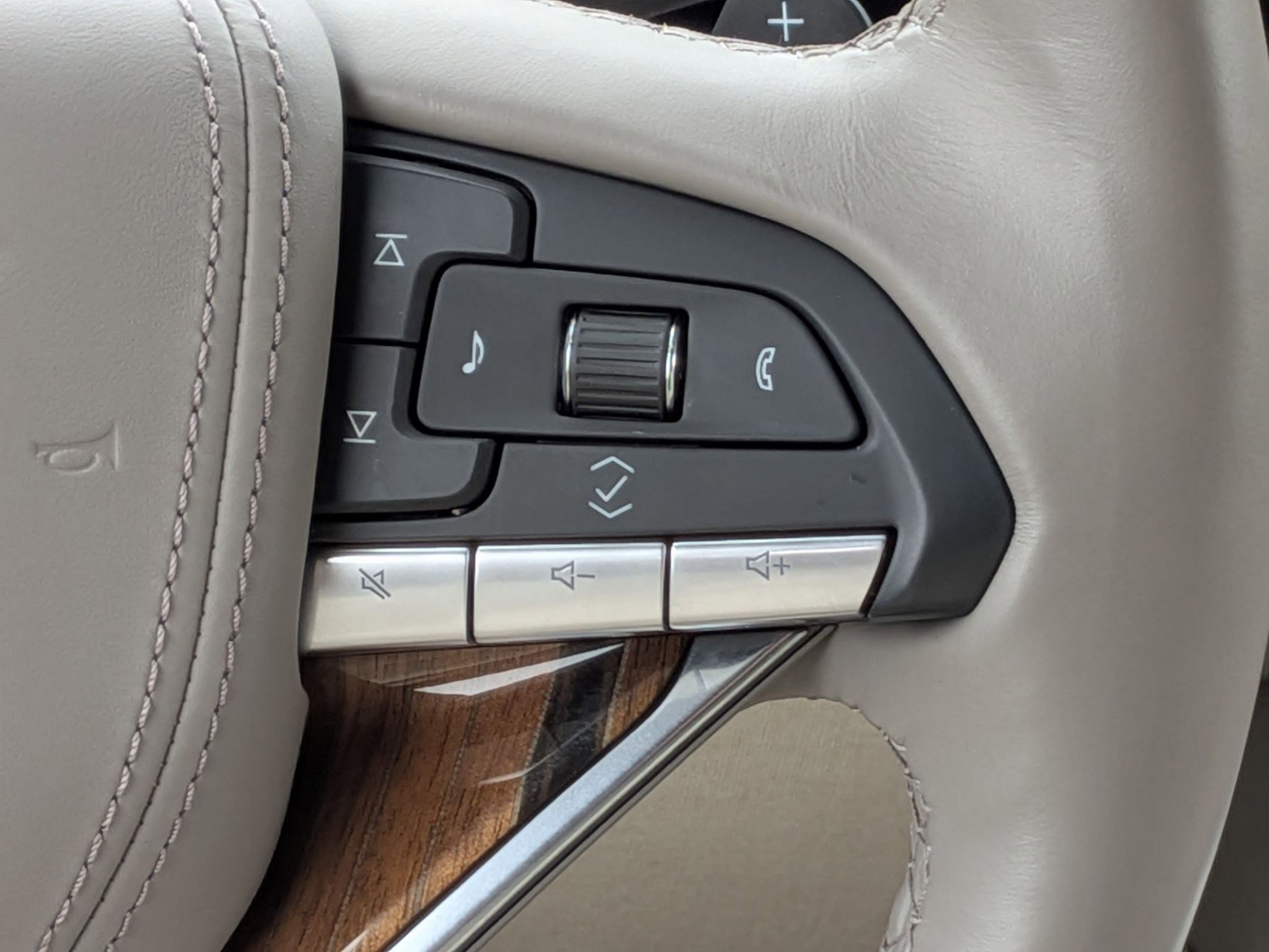 Used 2023 Cadillac Escalade Premium Luxury Platinum w/ LPO, Radiant Package image 17