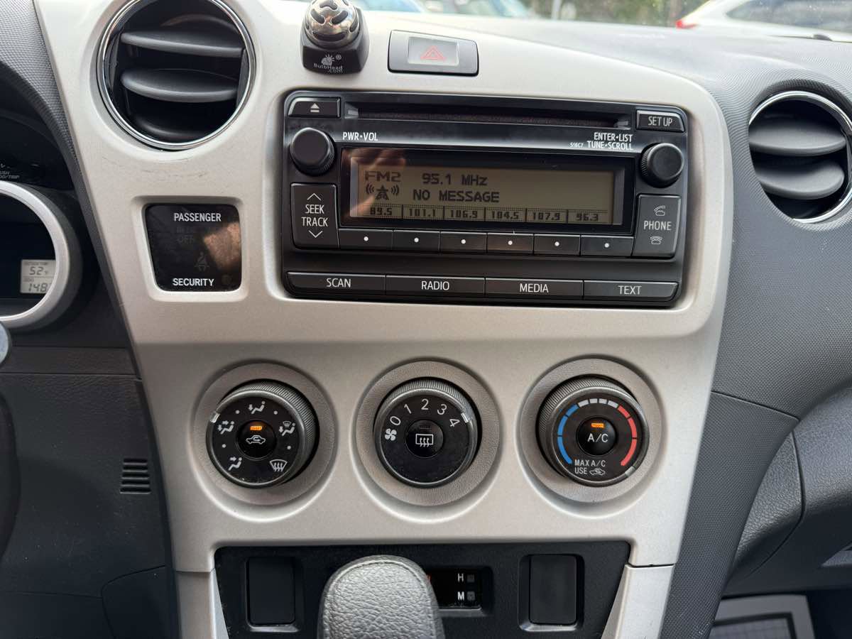 Used 2013 Toyota Matrix L image 18