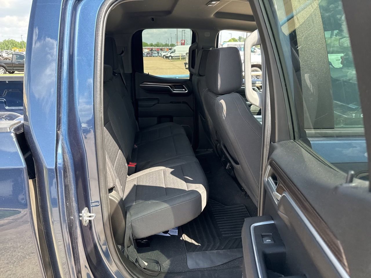 Used 2023 Chevrolet Silverado 1500 LT image 11