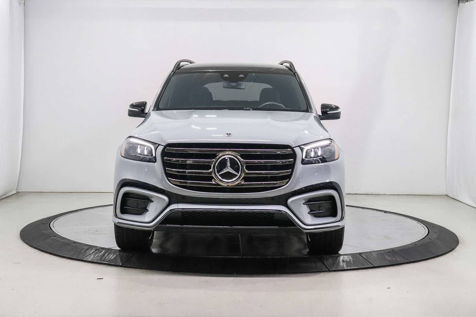 Used 2024 Mercedes-Benz GLS 580 4MATIC image 6