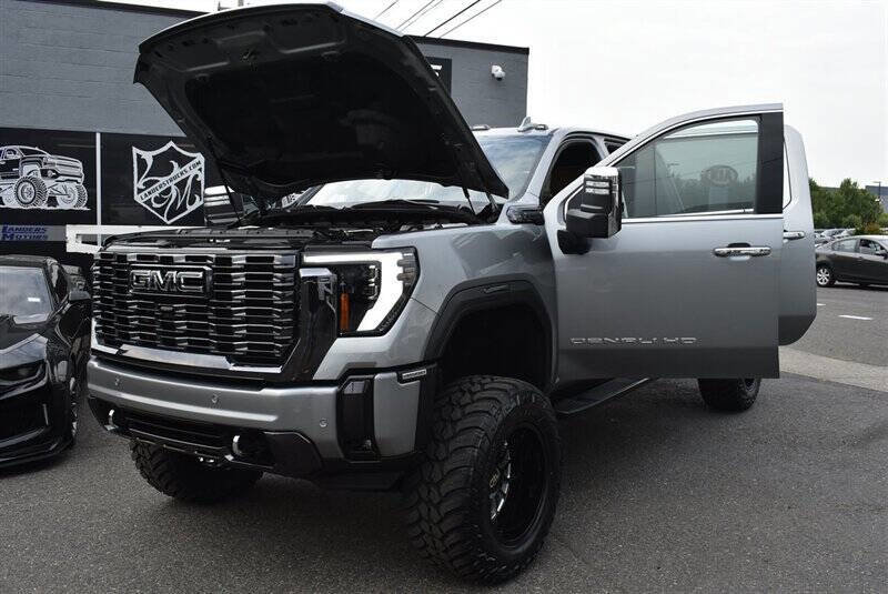 Used 2024 GMC Sierra 3500 Denali Ultimate image 30