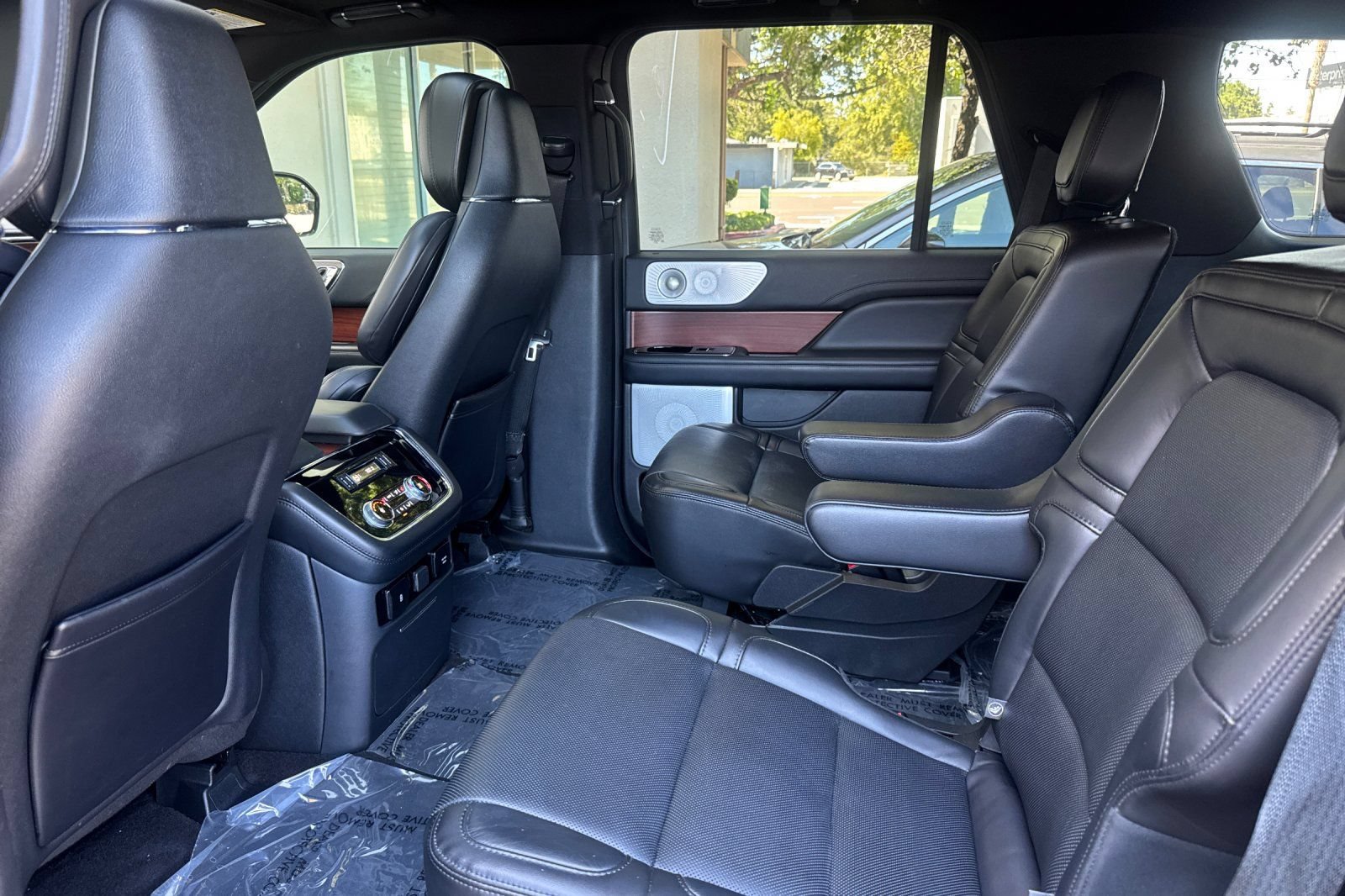 Certified 2021 Lincoln Navigator Reserve AWD/4WD image 12