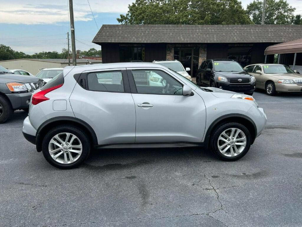 Used 2014 Nissan Juke S FWD image 3