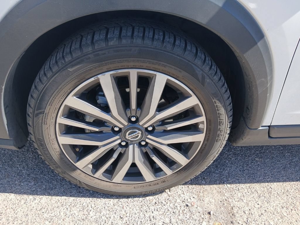 Certified 2021 Nissan Kicks SV FWD image 3
