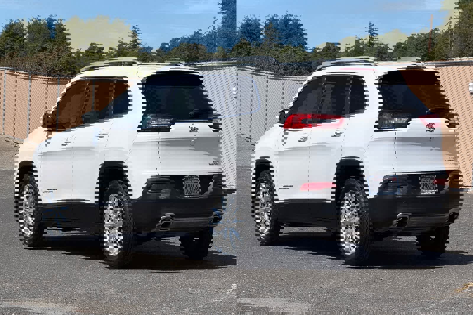 Used 2016 Jeep Cherokee Limited image 5