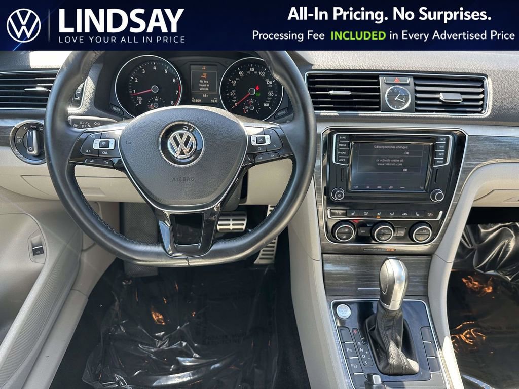 Used 2017 Volkswagen Passat 1.8T SEL Premium FWD image 10