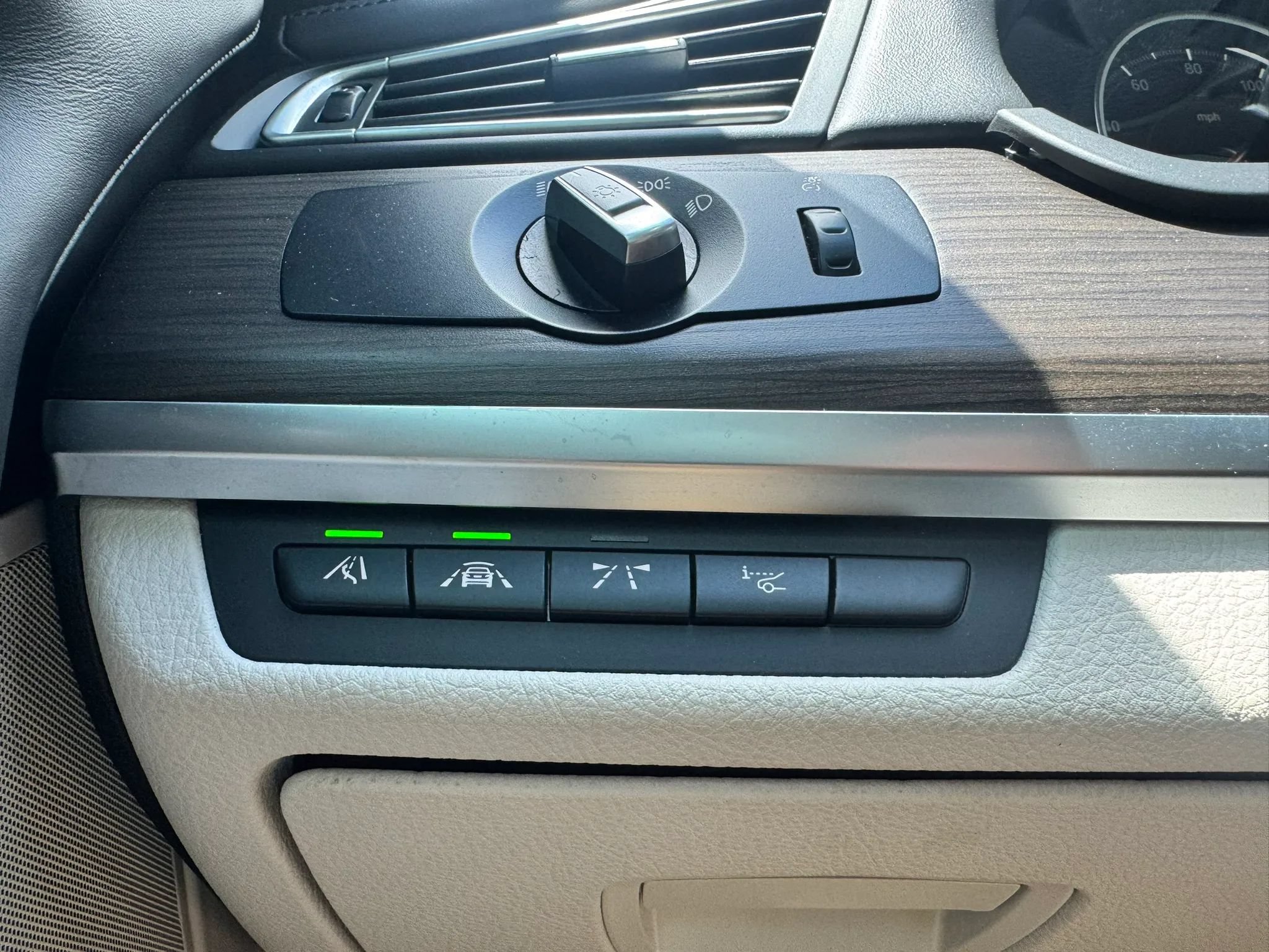 Used 2015 BMW 750i RWD image 33