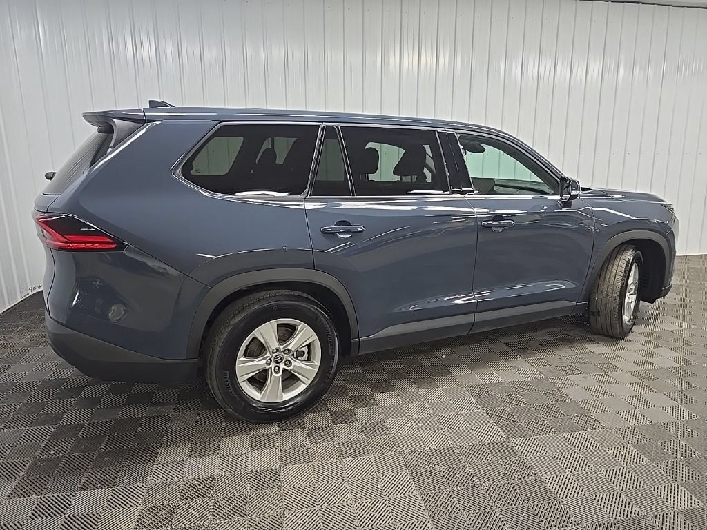 Used 2025 Toyota Grand Highlander AWD image 3