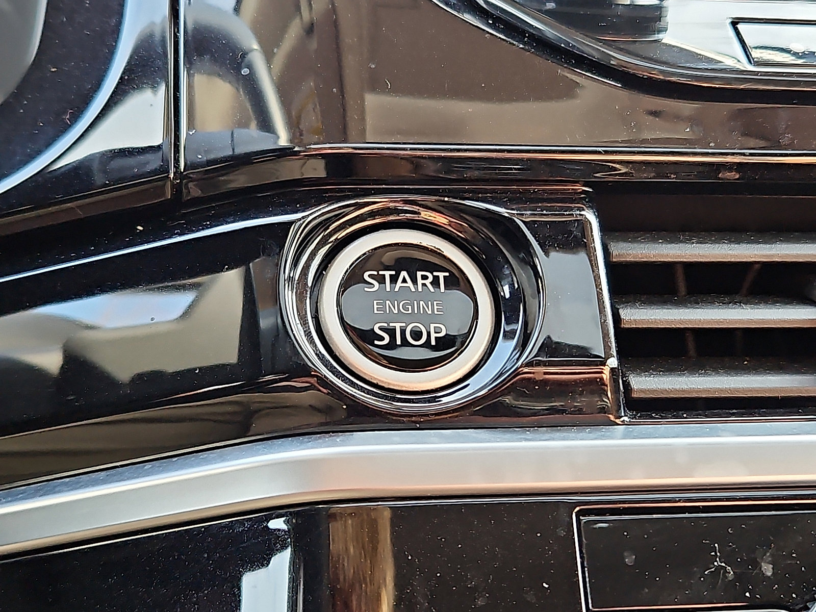 Certified 2022 Nissan Pathfinder Platinum w/ Cargo Package image 23