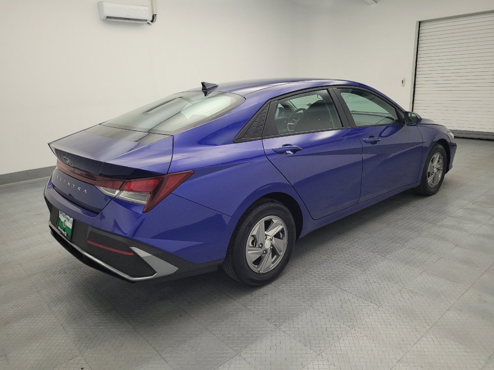 Used 2025 Hyundai Elantra SE FWD image 10