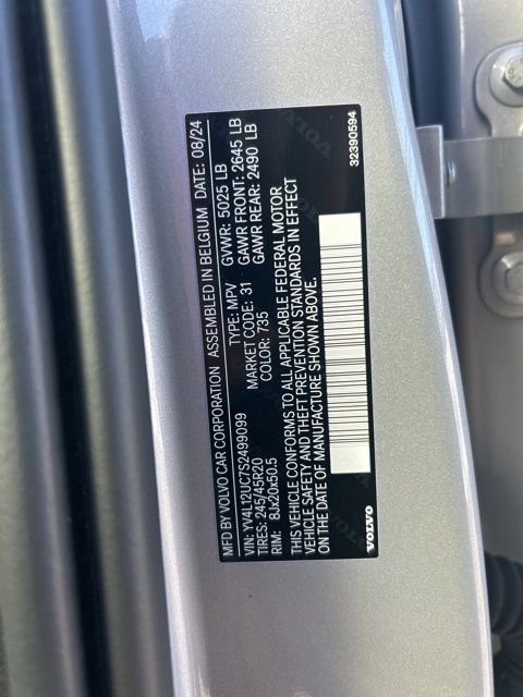 Certified 2025 Volvo XC40 B5 Plus image 27