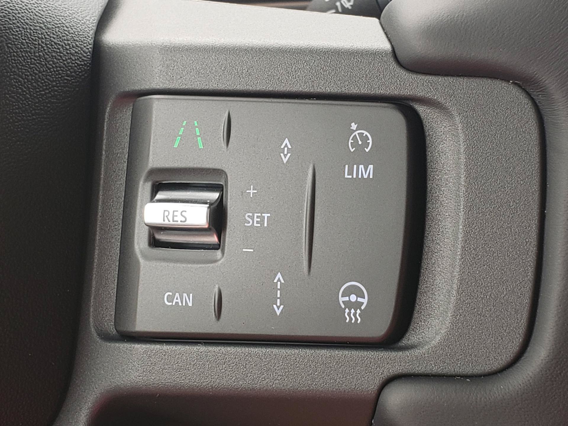 New 2026 Land Rover Defender 130 X-Dynamic SE AWD/4WD image 25