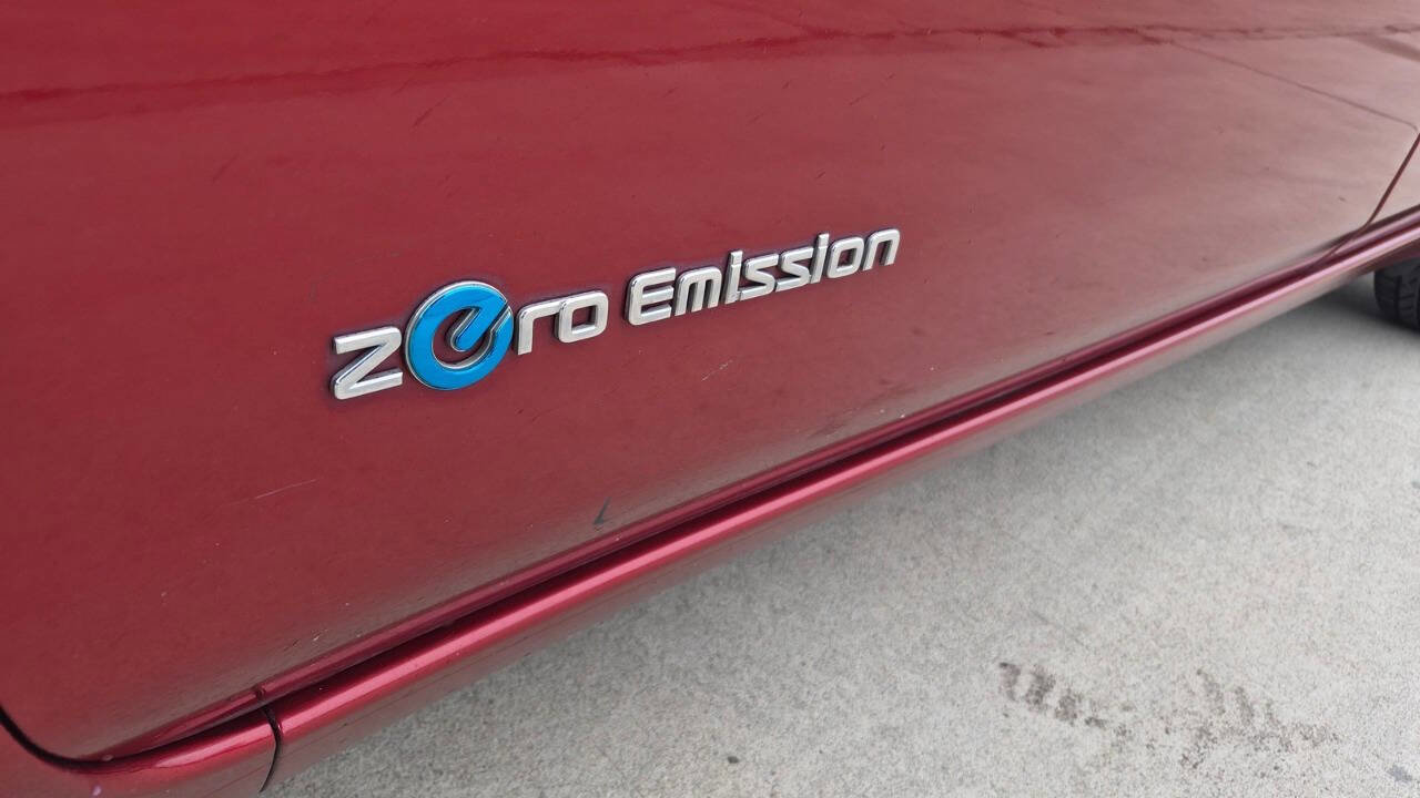 Used 2014 Nissan Leaf S image 16