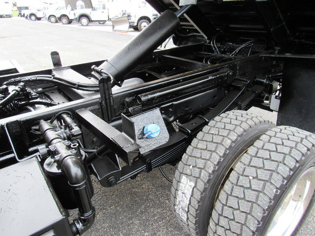 Used 2015 Ford F550 2WD Regular Cab Super Duty image 39