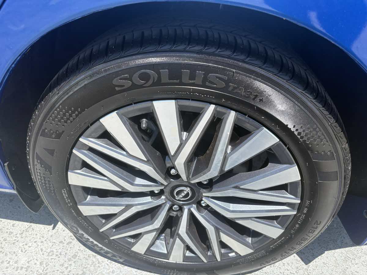 Used 2025 Nissan Altima 2.5 SV FWD image 10