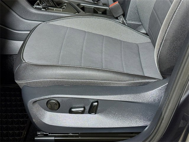 Used 2024 Volkswagen Taos SE image 16