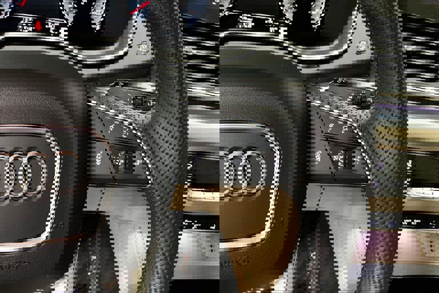 Certified 2025 Audi Q5 2.0T Premium Plus image 22