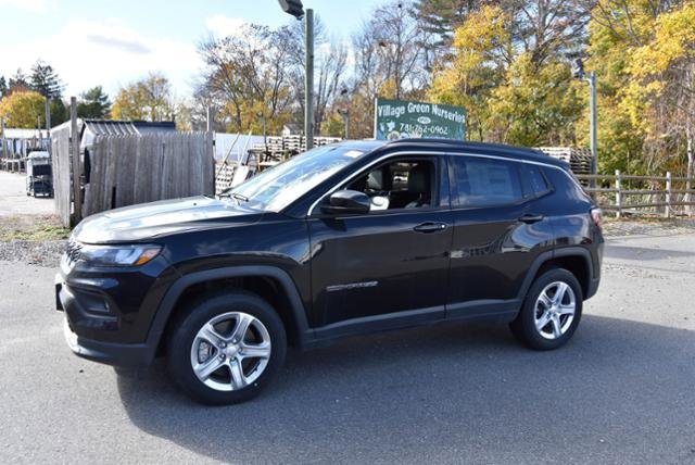 New 2024 Jeep Compass Latitude w/ Convenience Group