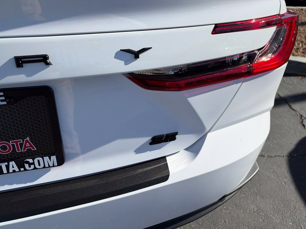 New 2026 Toyota Camry SE w/ Multimedia Upgrade Package FWD image 5