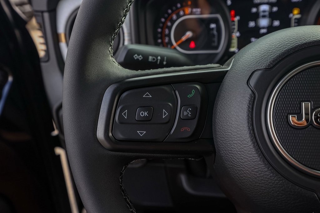 New 2025 Jeep Gladiator Willys image 25