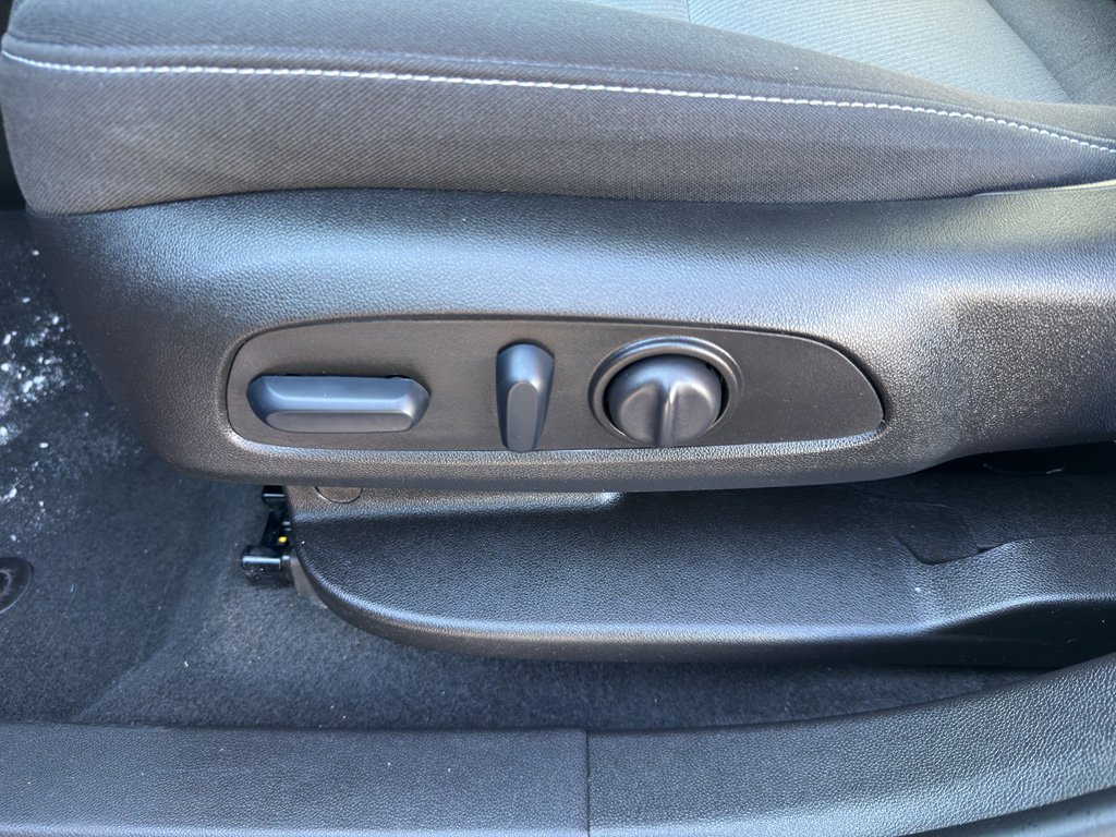 Used 2023 Chevrolet Blazer LT w/ Driver Confidence Package image 15