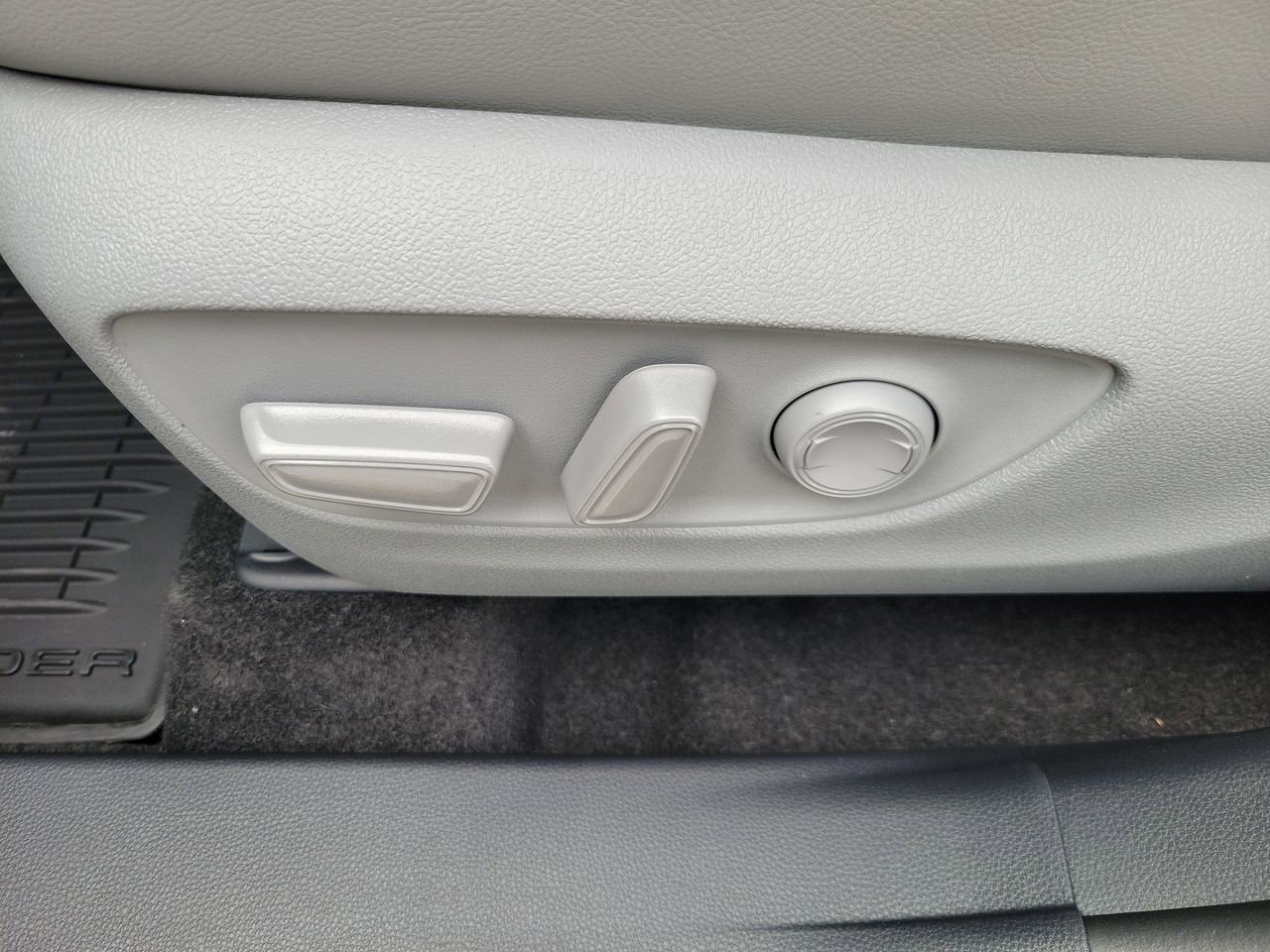 New 2026 Toyota Highlander XLE image 19