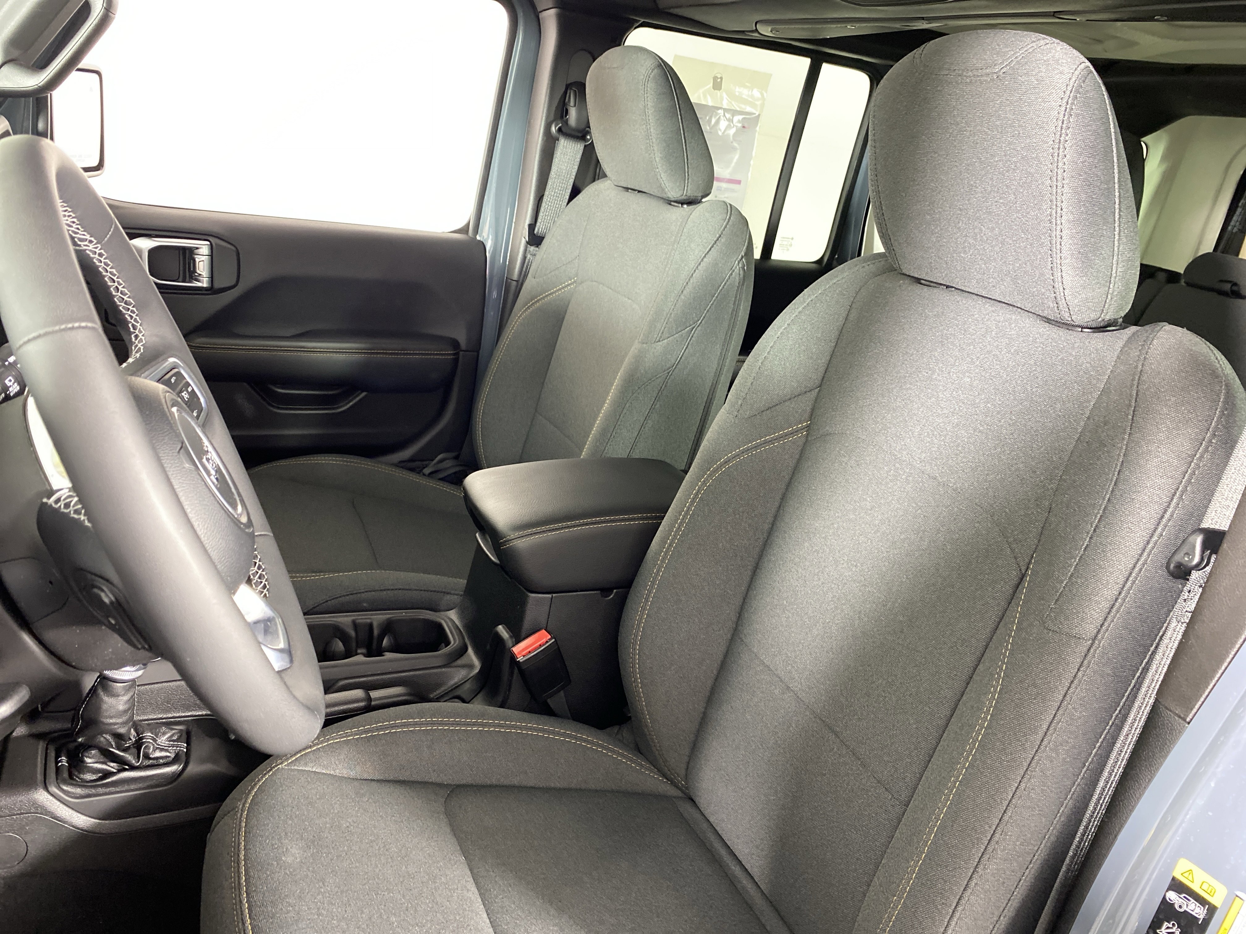 Used 2025 Jeep Wrangler Sahara w/ Safety Group image 16