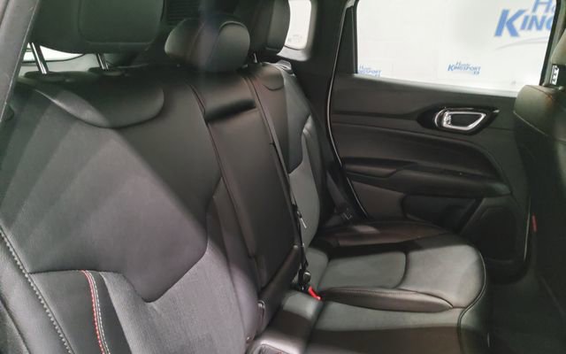 Used 2025 Jeep Compass Trailhawk AWD/4WD image 18