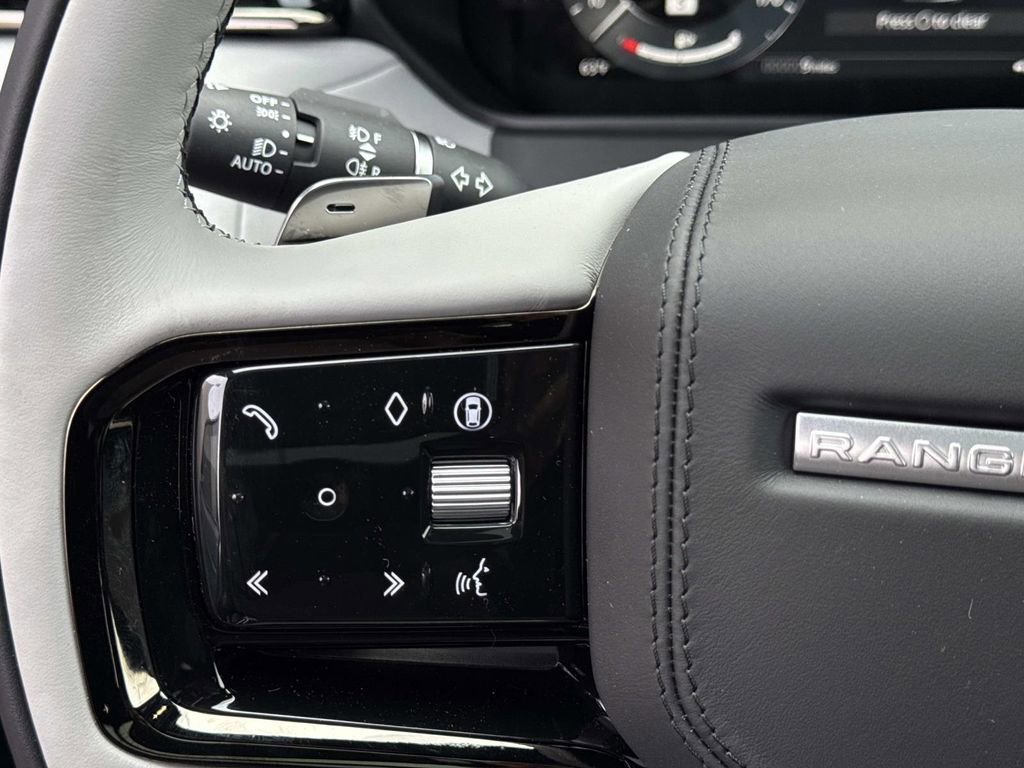 New 2026 Land Rover Range Rover Velar Dynamic SE image 27