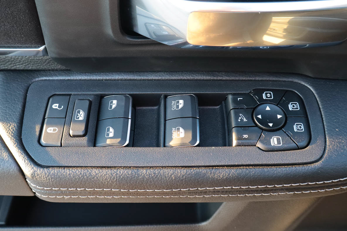 New 2027 RAM 2500 Laramie AWD/4WD image 13