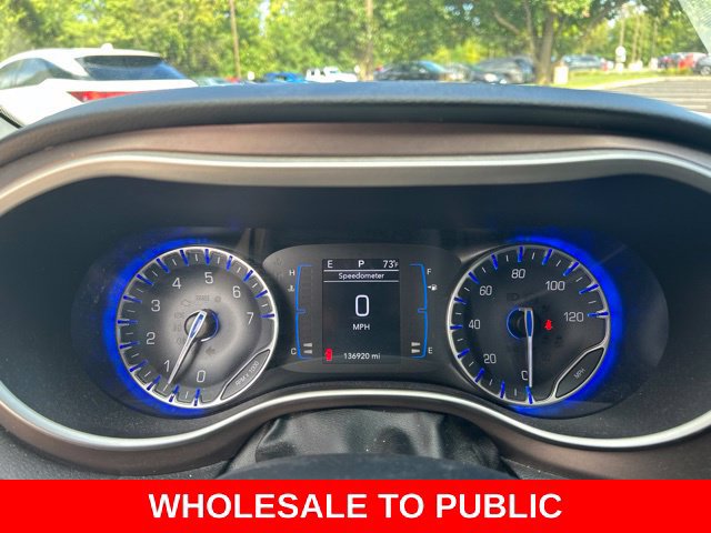 Used 2017 Chrysler Pacifica Touring-L FWD image 16