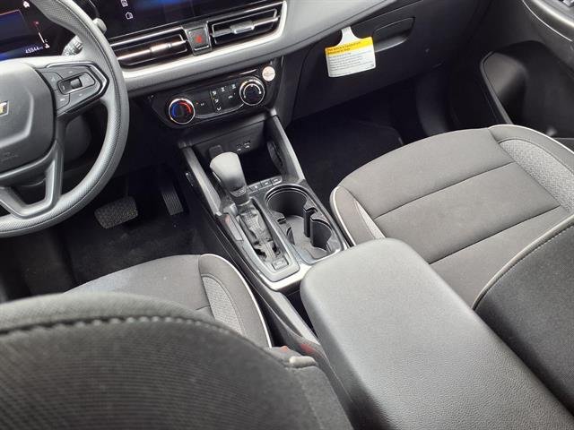 Used 2025 Chevrolet TrailBlazer LT AWD/4WD image 9
