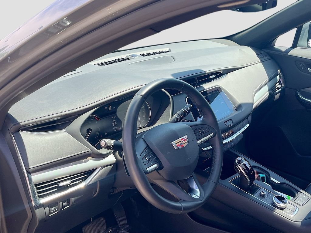 Used 2023 Cadillac XT4 Premium Luxury AWD/4WD image 9