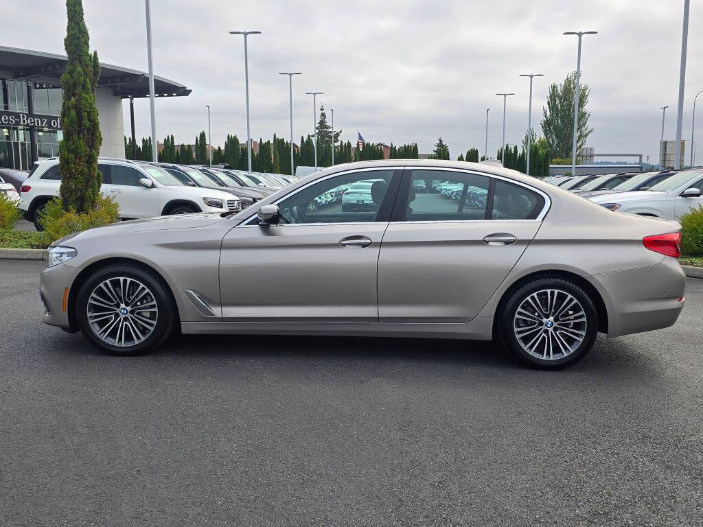 Used 2017 BMW 530i RWD image 2