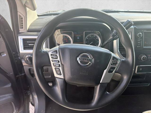Used 2019 Nissan Titan SV RWD image 12