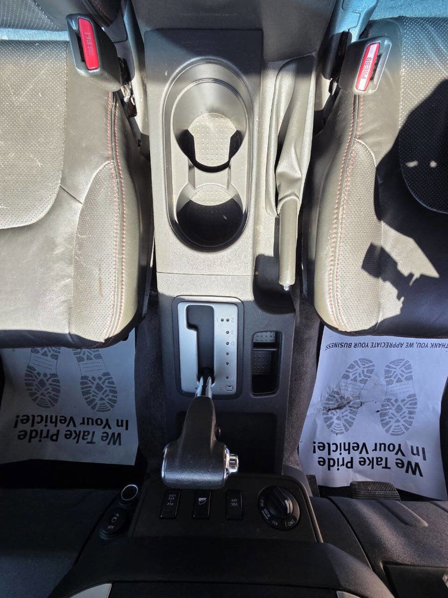 Used 2011 Nissan Xterra PRO-4X w/ Pro-4x Leather Pkg AWD/4WD image 18