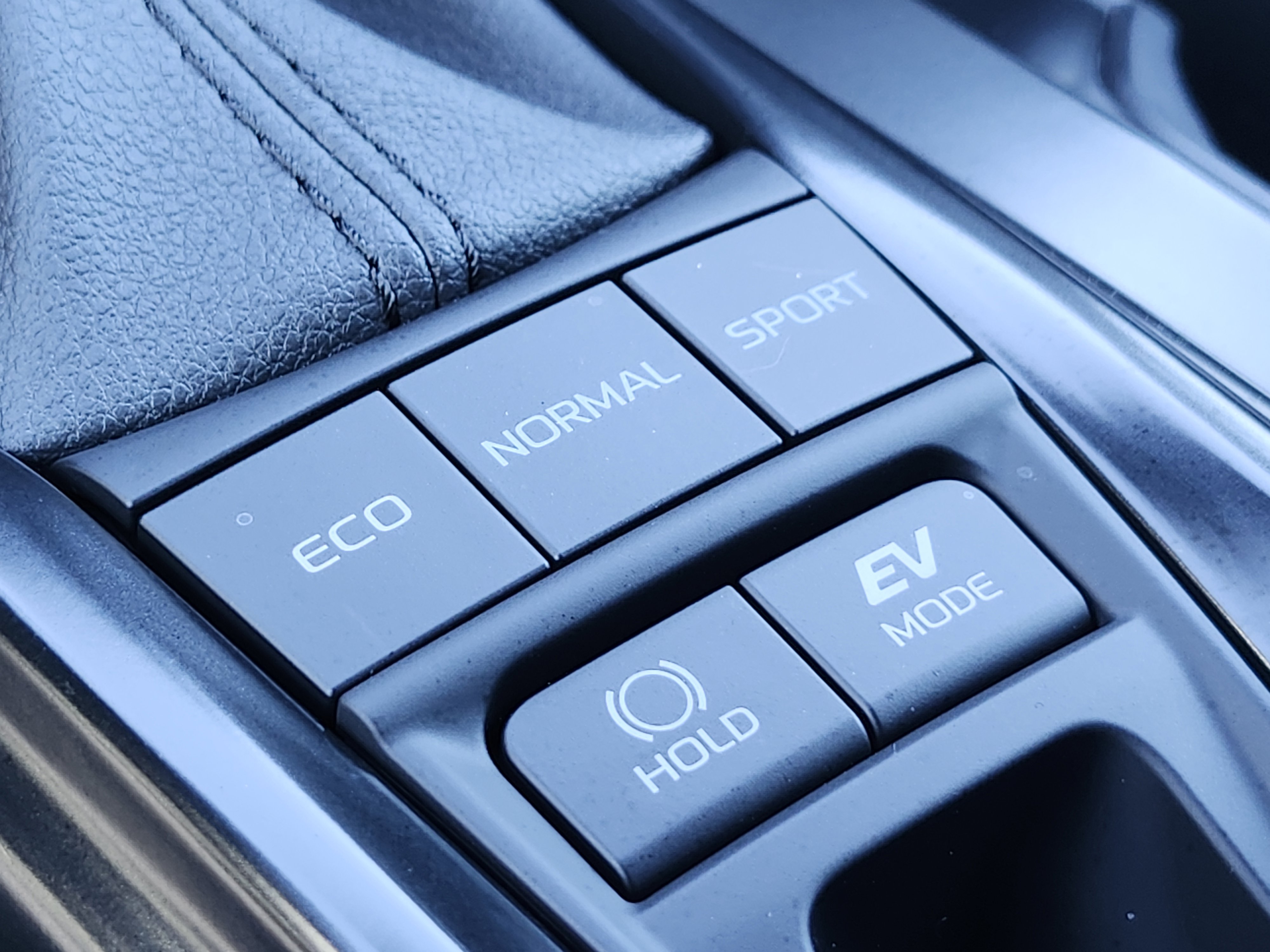 Used 2025 Toyota Camry LE image 32