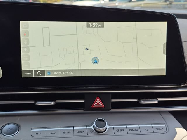 Used 2025 Hyundai Elantra Limited FWD image 21