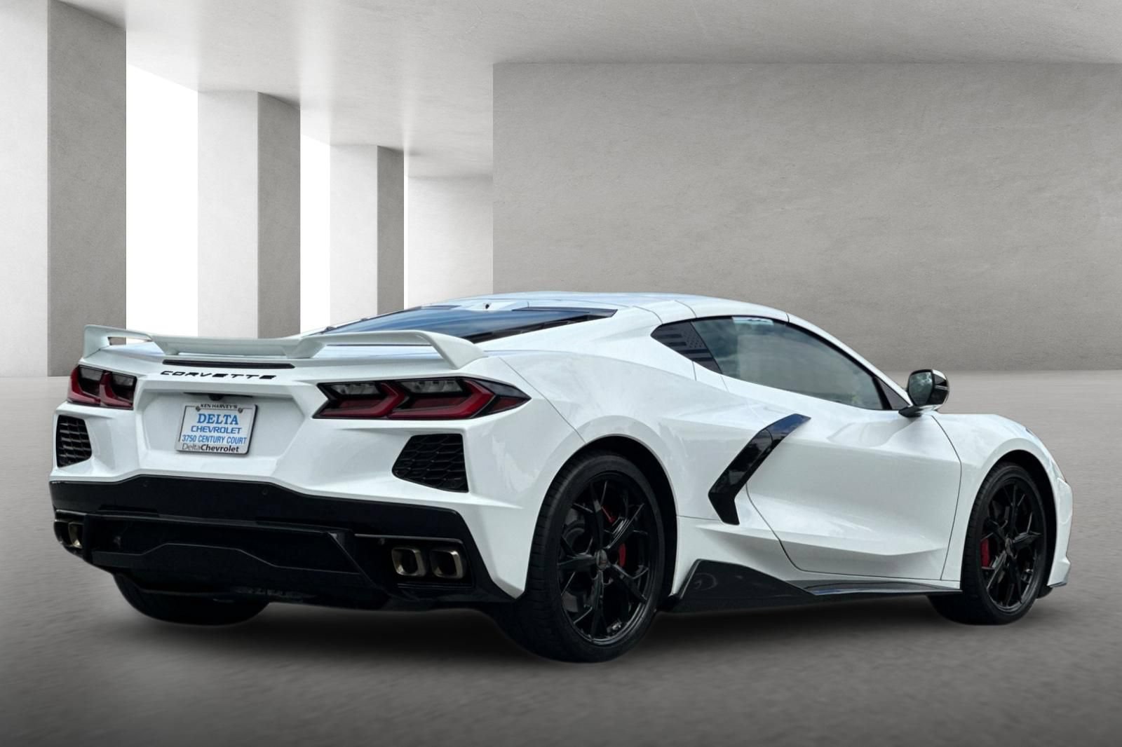 Used 2022 Chevrolet Corvette Stingray Premium Cpe w/ Z51 Performance Package RWD image 4