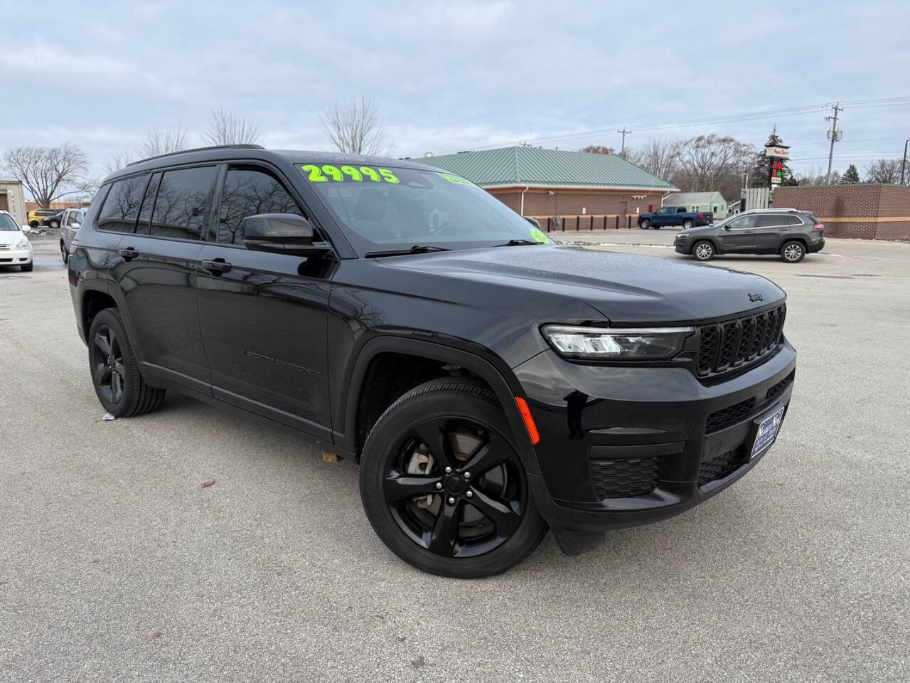 Used 2022 Jeep Grand Cherokee L Laredo image 2