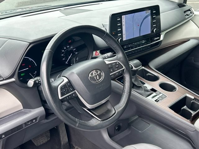 Used 2024 Toyota Sienna XLE w/ XLE Plus Package AWD/4WD image 28