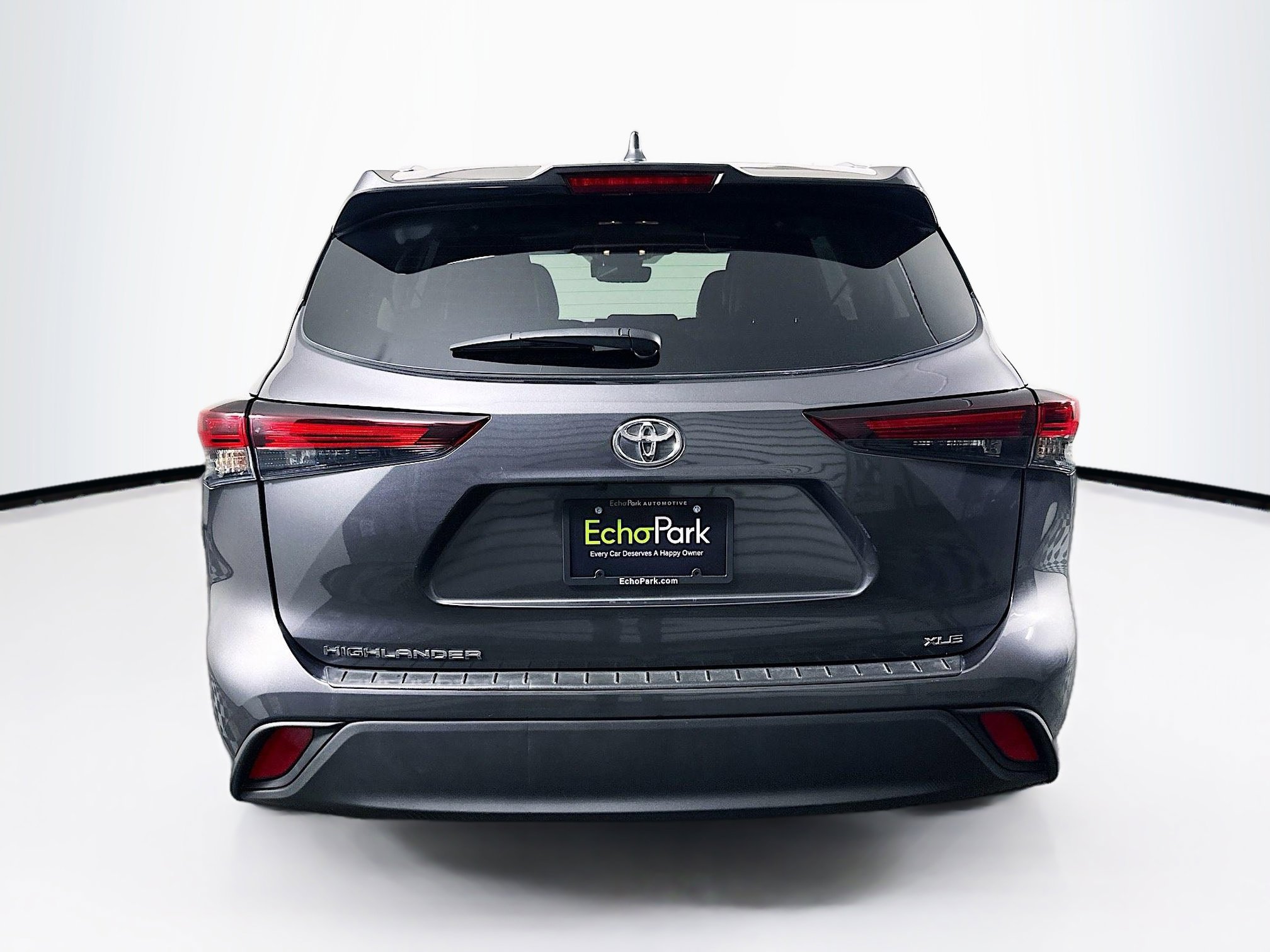 Used 2024 Toyota Highlander XLE image 7