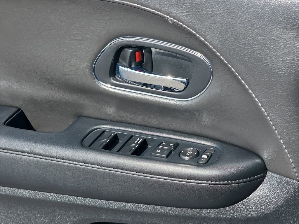 Used 2017 Honda HR-V EX image 29