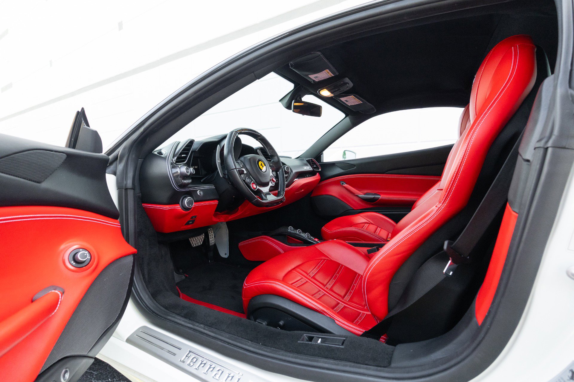 Used 2017 Ferrari 488 GTB RWD image 66
